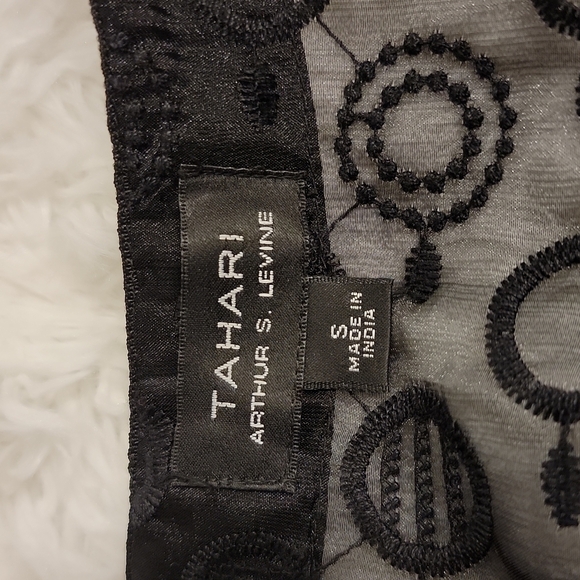 𝅺tahari Arthur S Levine polyester mesh open black blazer with circle design - Picture 5 of 13